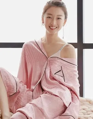 性感美女周冬雨妩媚撩人写真_6