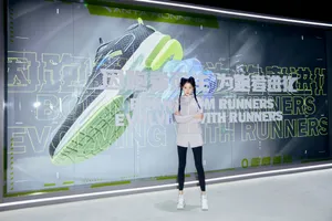 关晓彤甜酷运动风写真图片_2