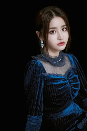 金子涵性感轻纱短裙写真图片_5