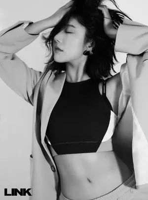 赵奕欢性感御姐风时尚写真图片_1