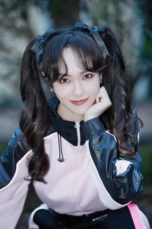 性感美女明星唐嫣妩媚优雅个性写真