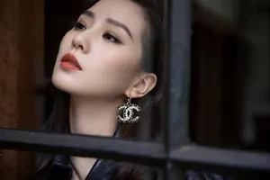 优雅女神刘诗诗性感妩媚写真_4