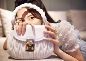 性感美女杨超越妩媚优雅写真