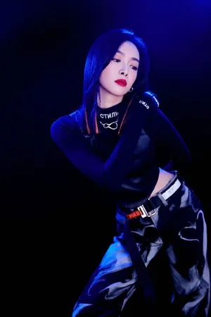 性感美女宋茜妩媚优雅写真_6