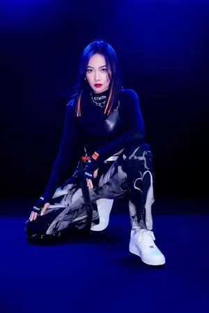 性感美女宋茜妩媚优雅写真_9