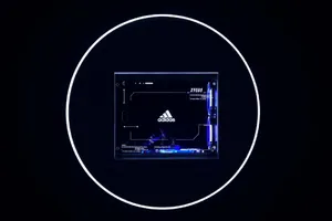 周麟嘉科技风时尚性感写真图片_2