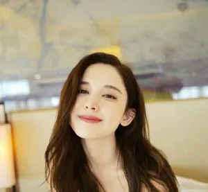 古力娜扎甜美可爱私服照图片