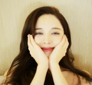 古力娜扎甜美可爱私服照图片_3