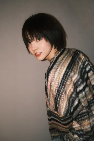 成果短发私服俏皮活力写真图片_1