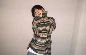 成果短发私服俏皮活力写真图片_2