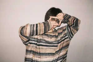 成果短发私服俏皮活力写真图片_3