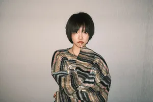 成果短发私服俏皮活力写真图片_4