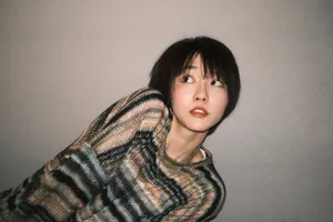 成果短发私服俏皮活力写真图片_5