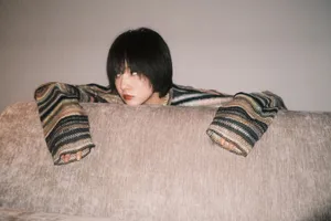 成果短发私服俏皮活力写真图片_8