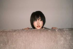 成果短发私服俏皮活力写真图片_9