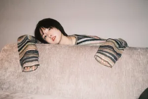 成果短发私服俏皮活力写真图片_10