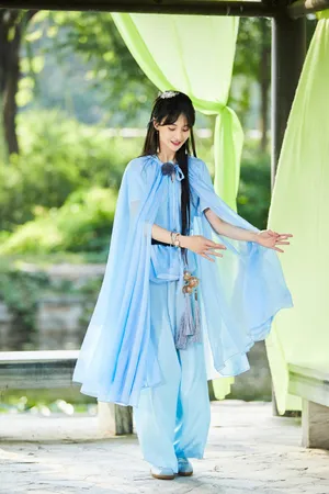 性感美女明星郑爽妩媚优雅写真_1