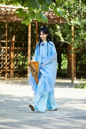 性感美女明星郑爽妩媚优雅写真_3