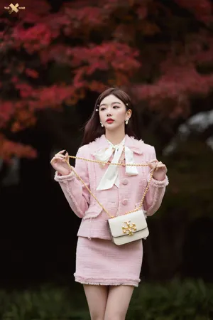 优雅女神孔雪儿气质写真_8