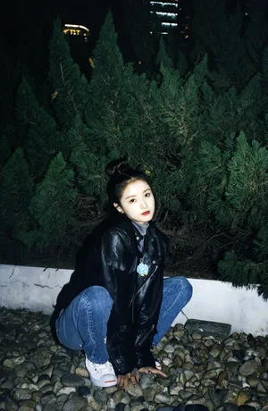 林小宅夜晚网球场皮衣写真图片_4