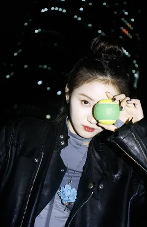 林小宅夜晚网球场皮衣写真图片_12