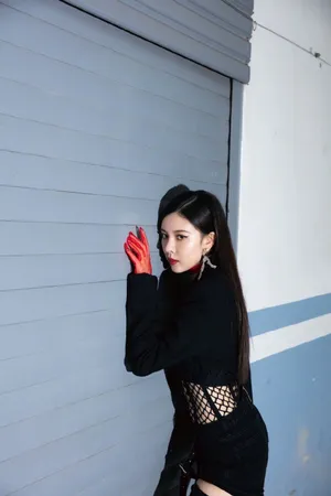 宋妍霏哥特风毒苹果女巫造型写真图片_4