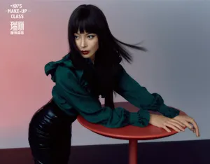 施诗性感妩媚时尚写真大片_1