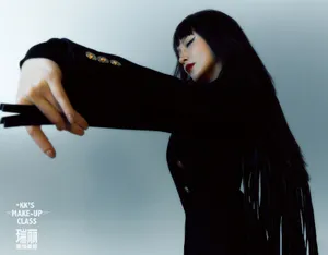 施诗性感妩媚时尚写真大片_3