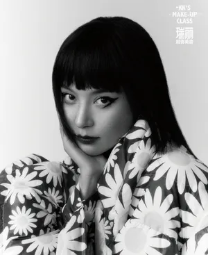 施诗性感妩媚时尚写真大片_7