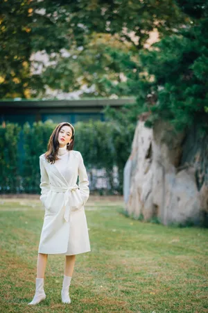 性感美女娜扎优雅妩媚写真图片_2