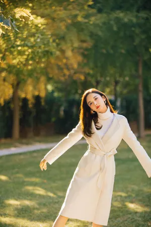 性感美女娜扎优雅妩媚写真图片_3