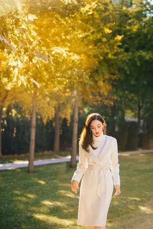 性感美女娜扎优雅妩媚写真图片_6