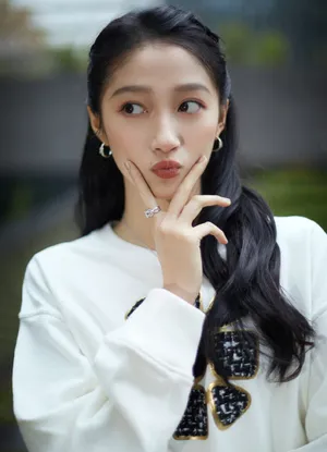 性感美女明星关晓彤妩媚优雅写真_7