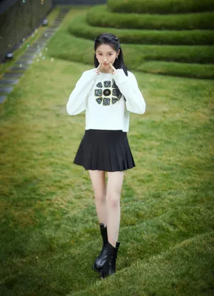 性感美女明星关晓彤妩媚优雅写真_8