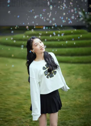 性感美女明星关晓彤妩媚优雅写真_9