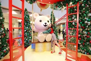 天王嫂方媛圣诞红裙时尚靓丽美照图片_4