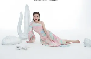 性感美女金莎妩媚优雅个性写真