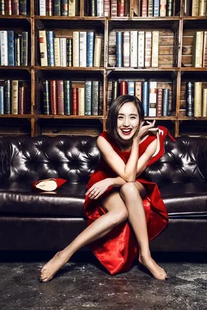 性感美女王智性妩媚优雅写真_4
