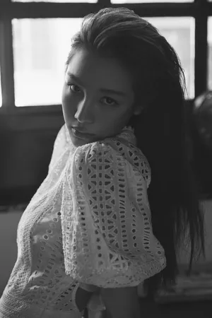 美女明星张楠时尚性感写真图片_5