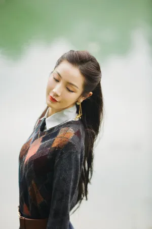 性感美女明星张楠活动写真照图片_2