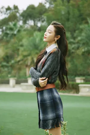 性感美女明星张楠活动写真照图片_3