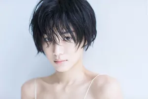 美女演员张楠简约性感写真图片_3