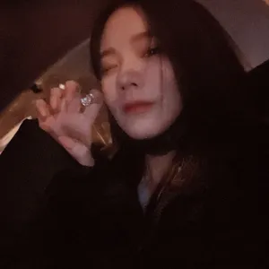 张紫宁甜美俏皮深夜自拍照图片_3