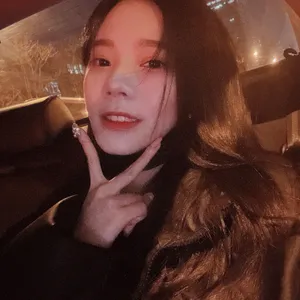 张紫宁甜美俏皮深夜自拍照图片_5