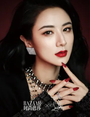 薇娅性感红唇美艳写真图片
