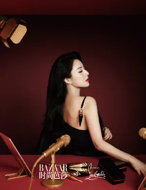 薇娅性感红唇美艳写真图片_2