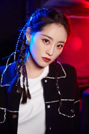 祝绪丹甜酷少女风写真图片