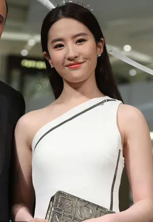 性感美女刘亦菲妩媚优雅个性写真_1
