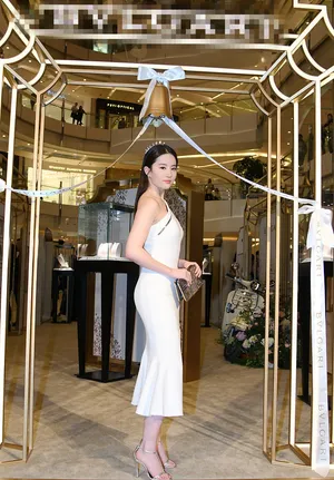 性感美女刘亦菲妩媚优雅个性写真_8
