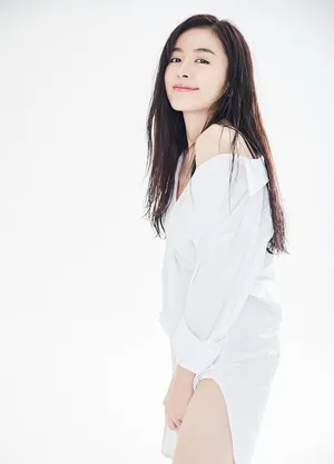 性感美女赵多娜妩媚湿发诱惑写真_3